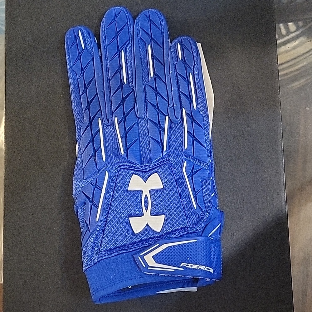 Under Armour football men's gloves